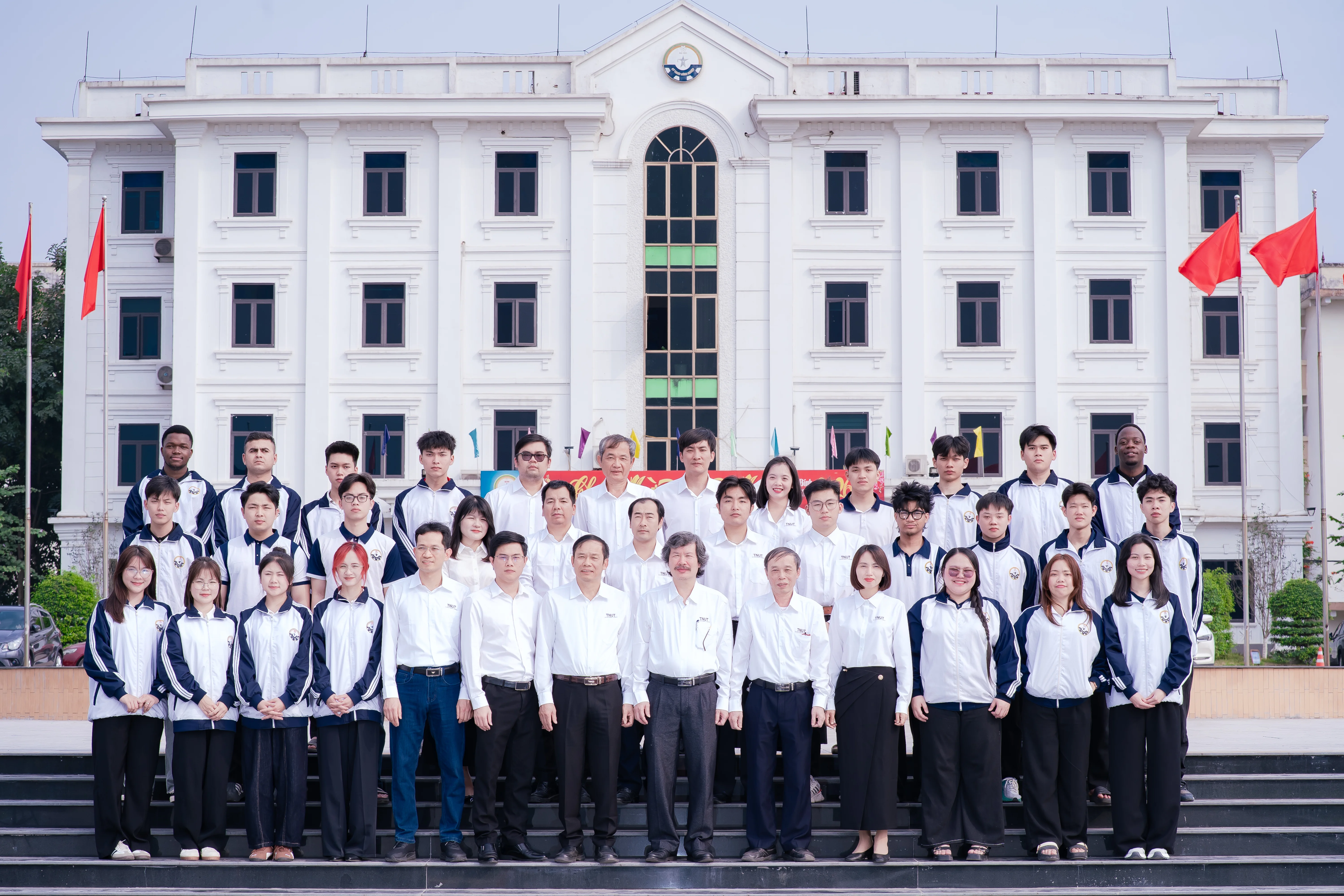 TIẾN TRÌNH THỰC HIỆN XÉT TỐT NGHIỆP  ĐỢT 3 NĂM HỌC 2025-2026 - Khoa Quốc Tế TNUT