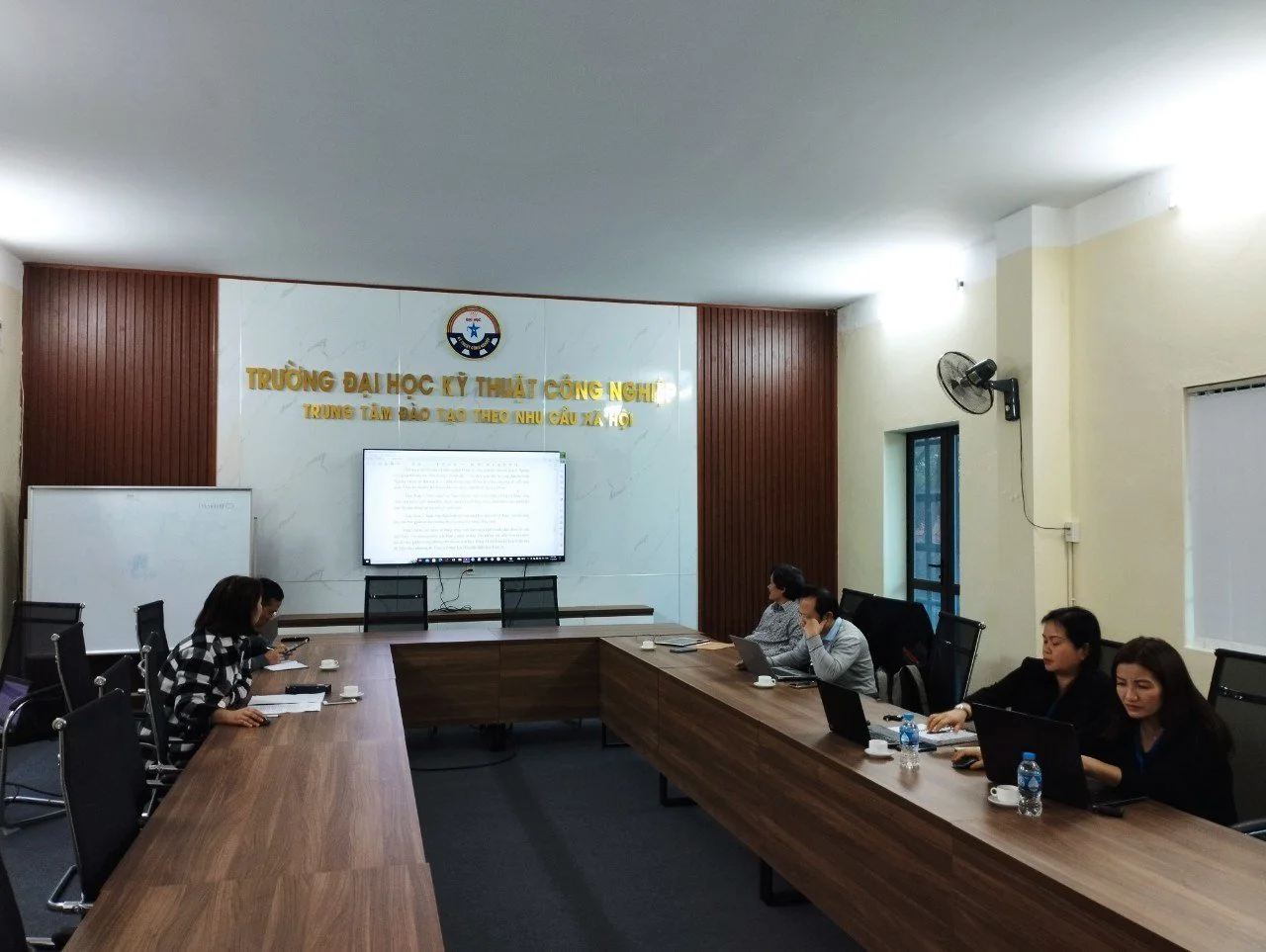 Chương trình Nghiệp vụ Ngoại thương