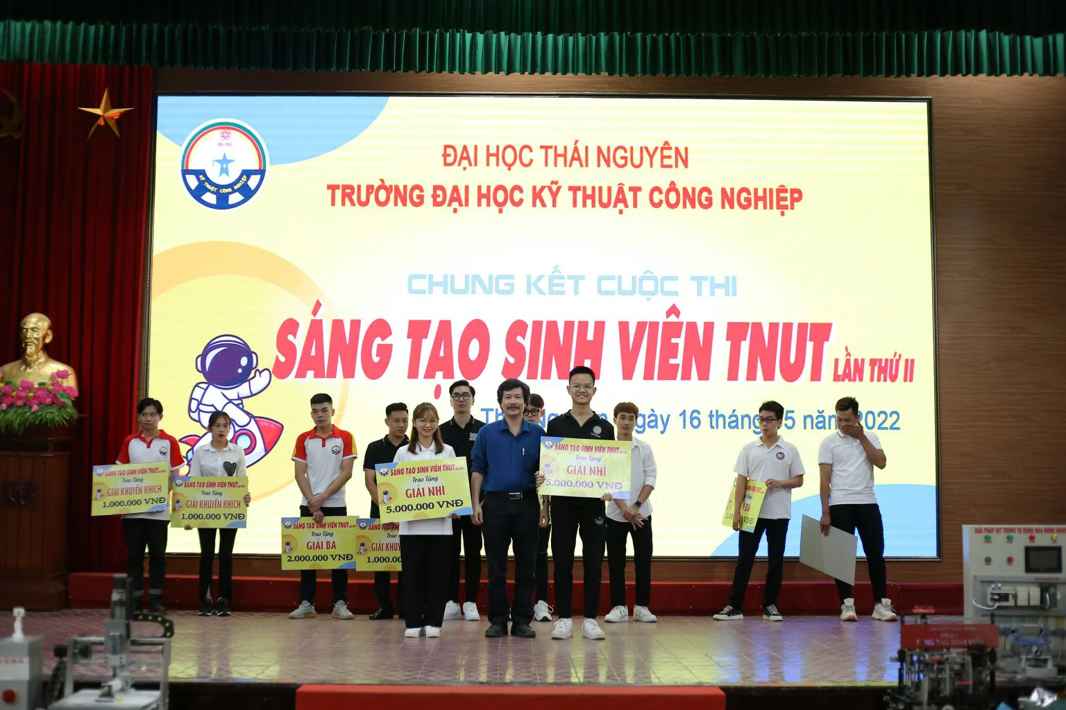 Các đội thi khoa Quốc tế giành giải cao tại Chung kết cuộc thi “Sáng tạo sinh viên TNUT – Lần thứ II”
