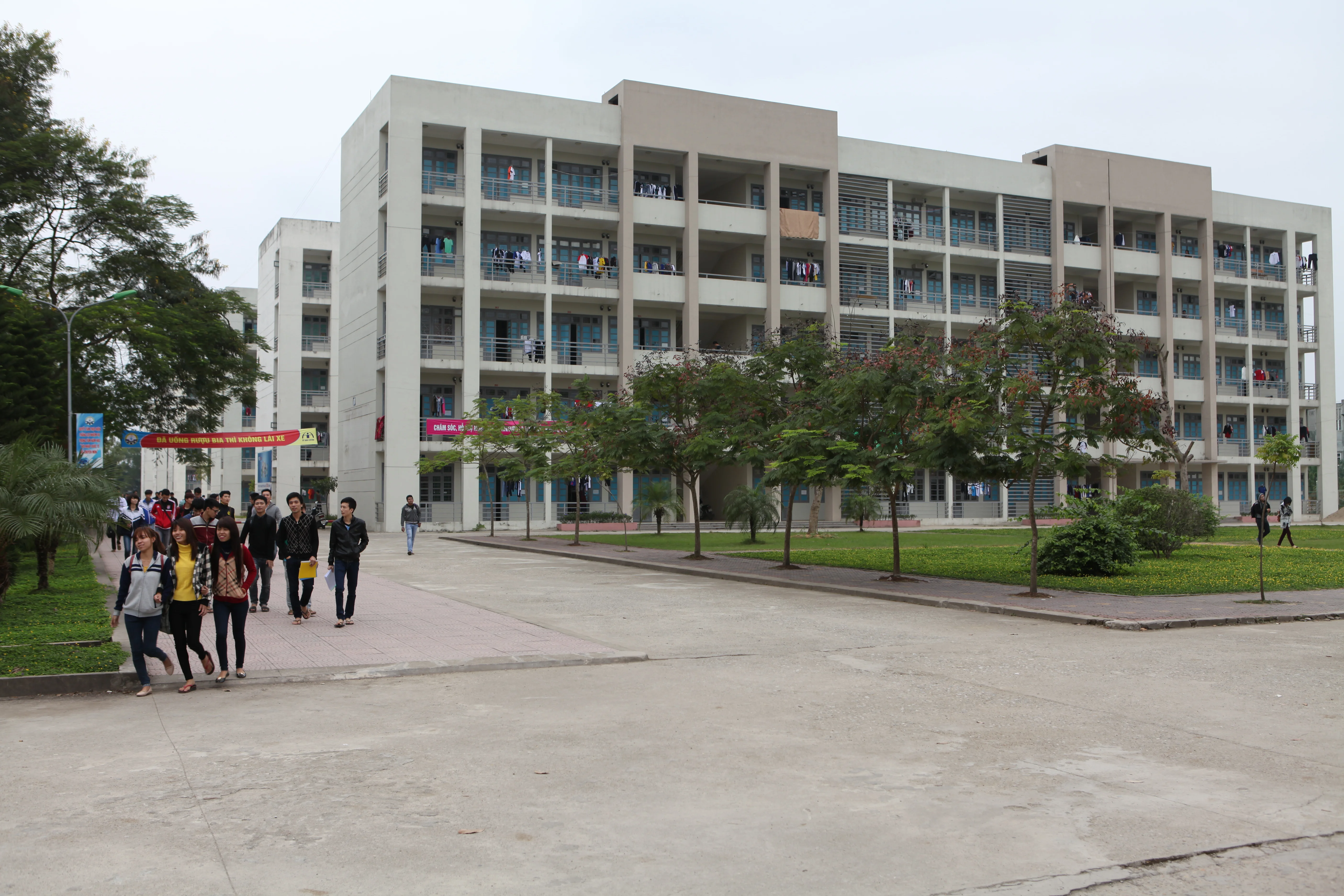 Thông báo tuyển sinh chương trình đào tạo định hướng Luxshare-ICT