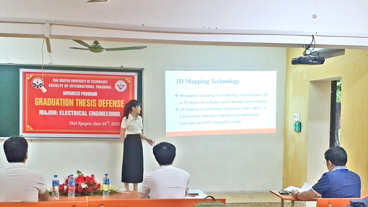 Buổi lễ bảo vệ tốt nghiệp đáng nhớ cho sinh viên thuộc khóa K53APE