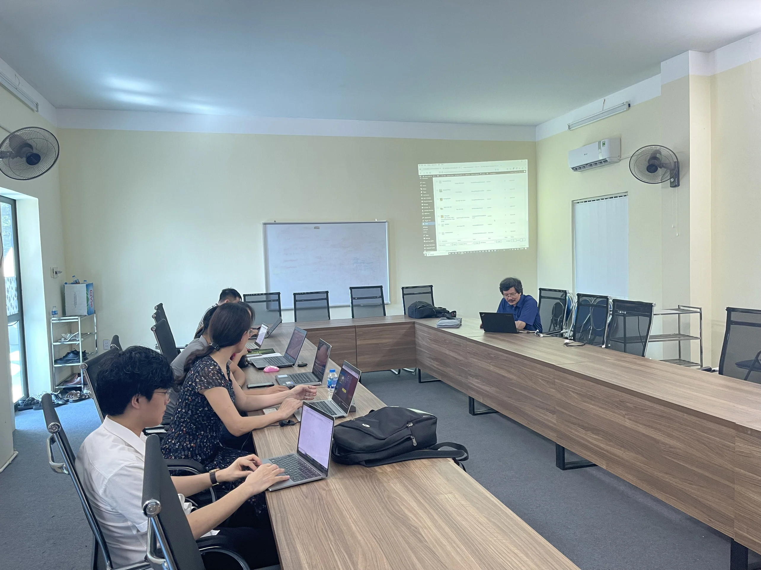 Tập huấn Công tác truyền thông và Xây dựng Website năm học 2023-2024