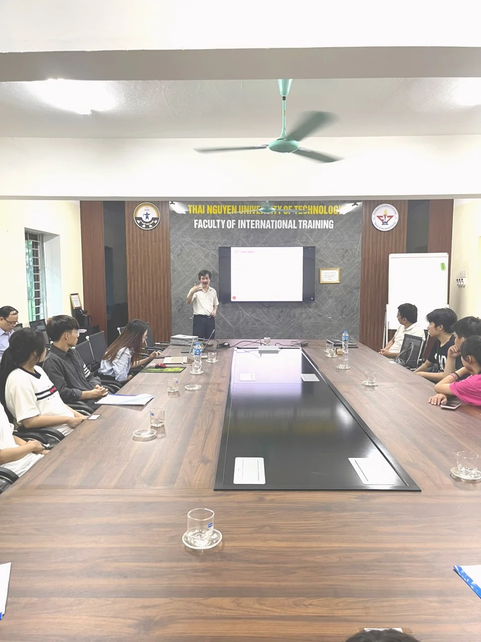 Buổi giao lưu gặp mặt Tân sinh viên FIT