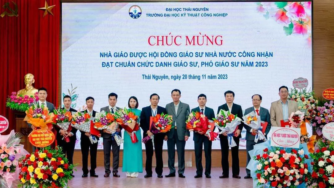 Vinh danh nhân ngày Nhà giáo Việt Nam