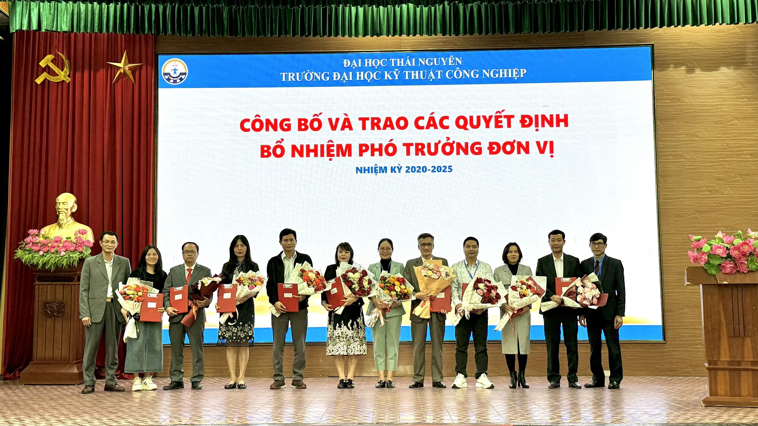 Lễ công bố Quyết định bổ nhiệm Giáo sư, Phó Giáo sư, Lãnh đạo đơn vị và vinh danh Nhà giáo Ưu tú