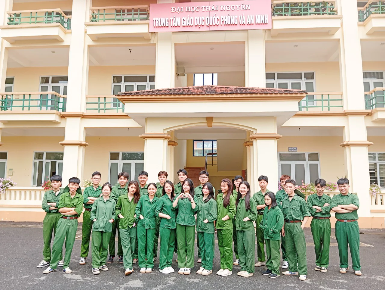 Học kỳ Quân đội đáng nhớ của K59 FIT- TNUT