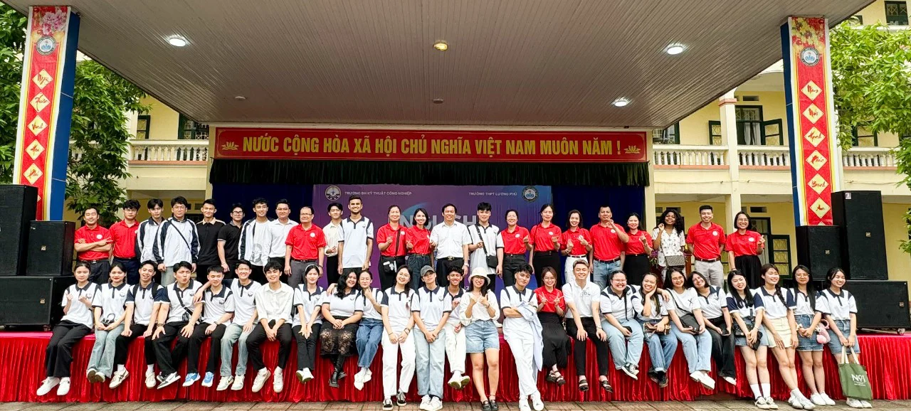 ENGLISH FESTIVAL tại trường THPT Lương Phú - Thái Nguyên