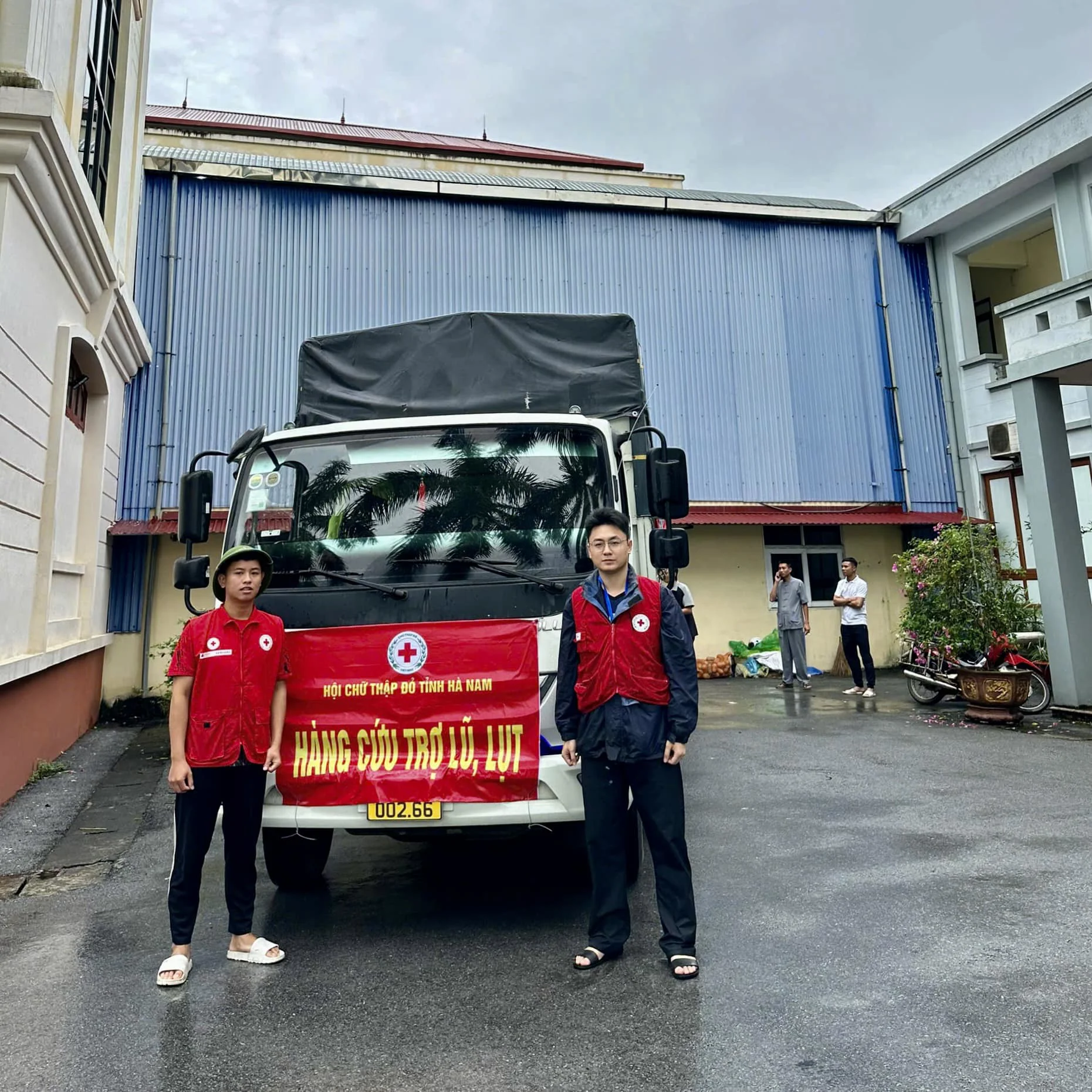 Tuổi trẻ Khoa Quốc tế chung tay hỗ trợ đồng bào chịu ảnh hưởng bởi bão số 3 (YAGI)